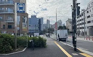 若松河田駅河田口を出て左側へ進む